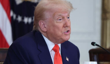 Trump menace l'UE de droits de douane de 50% et fait pression sur Apple - 23/05/2025 à 21:38