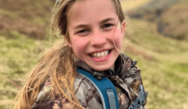 L’étrange blouson camouflage de la princesse Charlotte sur la photo officielle de ses 10 ans