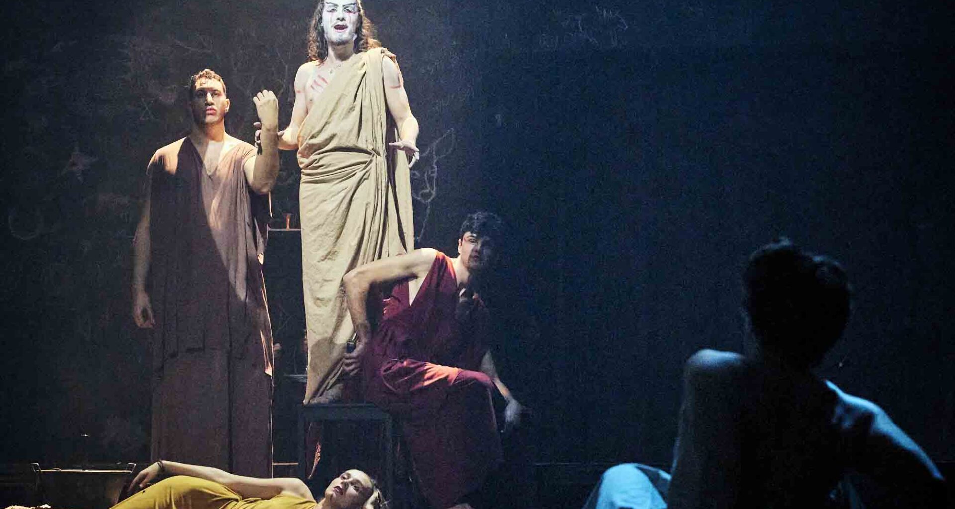 Au Festival de tragédies, mythes anciens et contemporain forment un chemin de vérité - Critique sortie Théâtre Nice Arènes de Cimiez