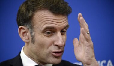Emmanuel Macron : "On ne va rien lâcher sur ArcelorMittal à Fos" - La Provence