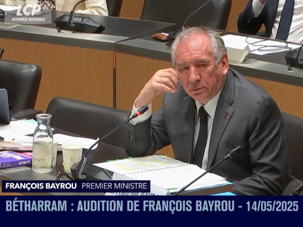 François Bayrou choque en justifiant sa gifle sur un enfant à Strasbourg