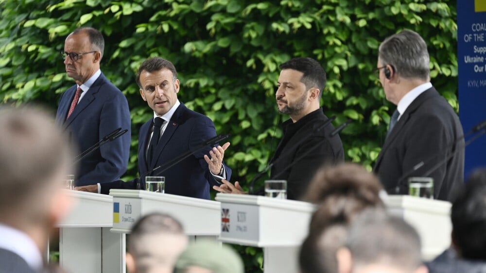 Paris évoque des sanctions "dévastatrices" pour "prendre la Russie à la gorge"