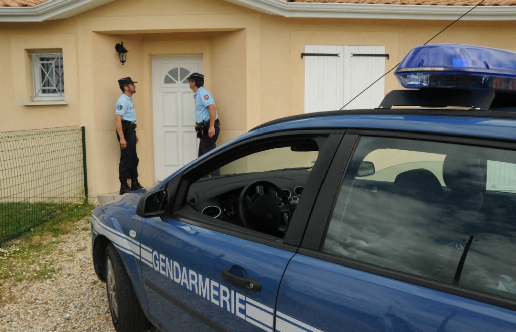 Près de Toulouse. L'invité s'empare d'une machette et sectionne le pouce de son hôte
