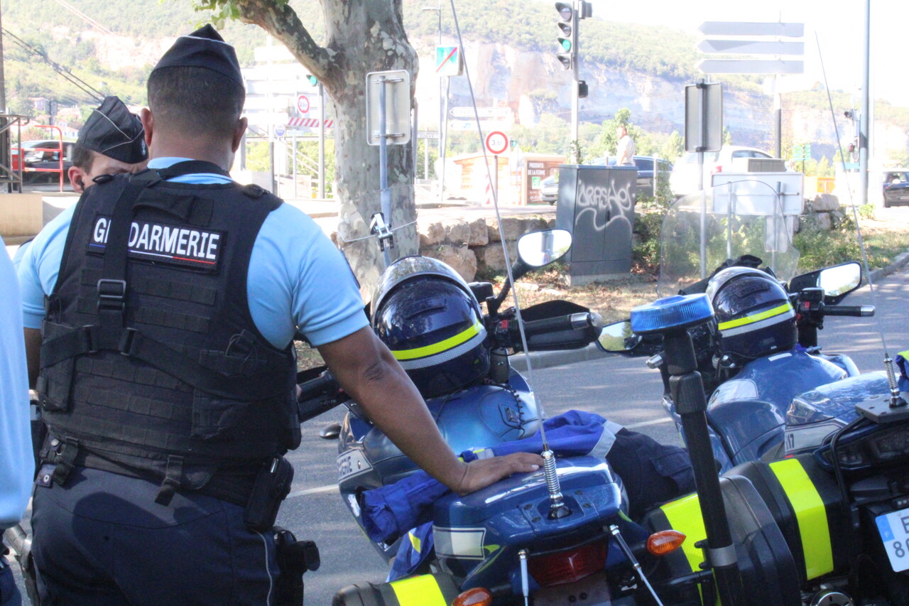 le cortège de mariage sème la pagaille en ville, la gendarmerie met fin à la fête