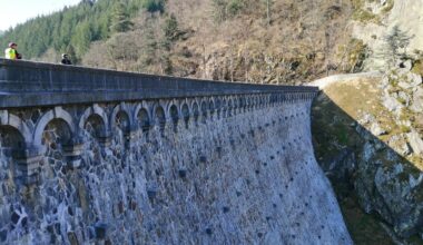 un homme de 24 ans évacué d'urgence en hélicoptère après une violente chute