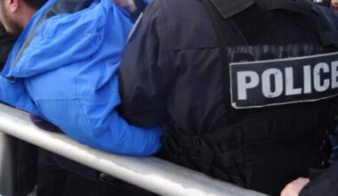 la police interpelle un individu qui venait d’entrer par effraction dans une école