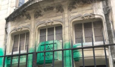 à Paris, jets de peinture verte sur deux synagogues et le Mémorial de la Shoah