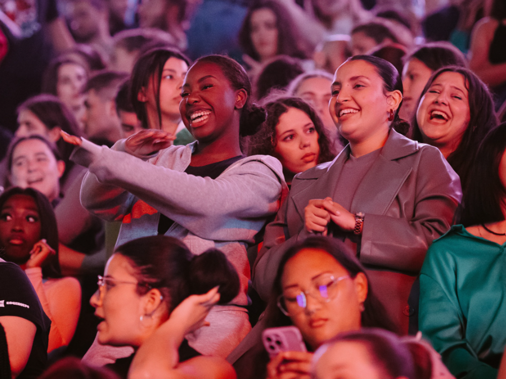faites 4h de bénévolat et obtenez une place de concert avec Black Eyes Peas et Adèle Castillon
