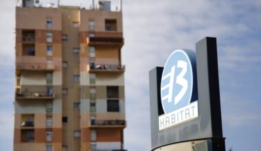 la justice confirme la suspension de l'ex-directeur de 13 Habitat mais rétablit son salaire