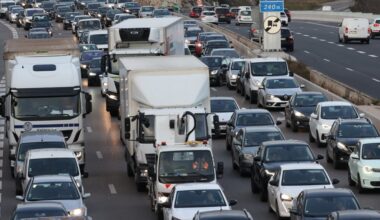un camion en panne ralentit fortement la circulation à la sortie de Marseille