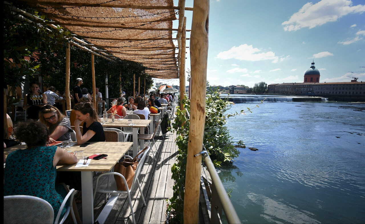 Toulouse. Ce restaurant éphémère avec vue imprenable sur la Garonne revient avec une toute nouvelle carte