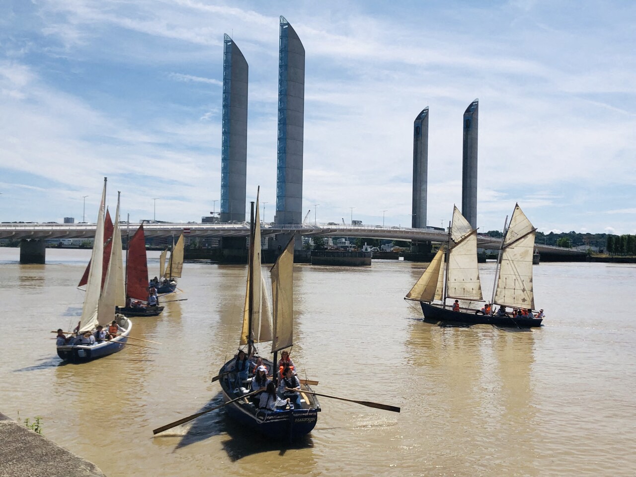 Défilé nautique et projections lumineuses, la Garonne s'anime pendant cinq jours à Bordeaux