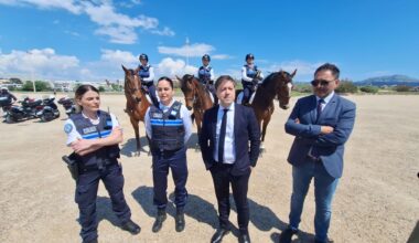 "Les mentalités ont évolué" : des jeunes un peu moins "hétéro", un peu plus LGBT+