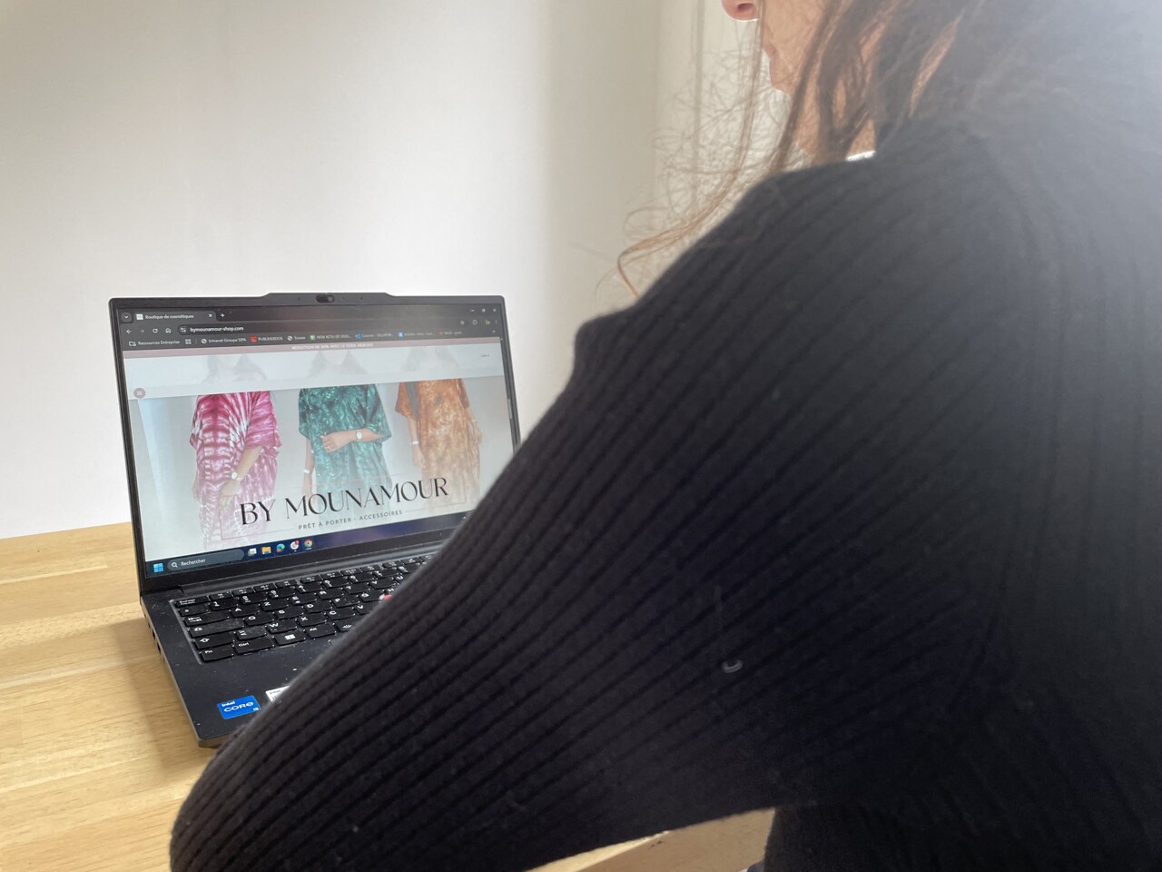 à Paris, Fanny s'est fait soutirer 1 300 euros par une influenceuse