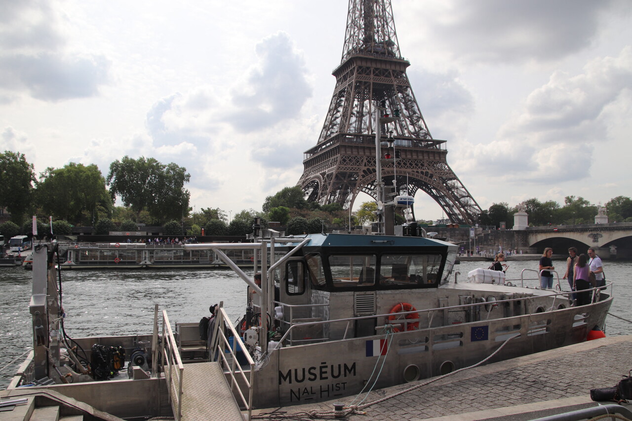 Labo embarqué, moteur électrique... On a visité le nouveau bateau scientifique du Muséum à Paris