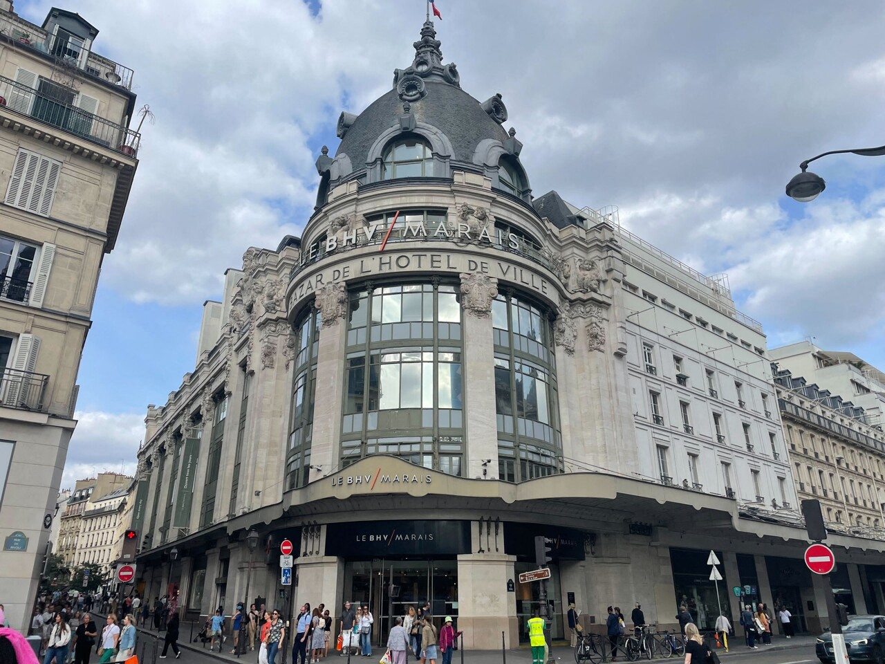 Expertises, enchères... Pendant plusieurs jours, le BHV à Paris va se transformer en maison de vente
