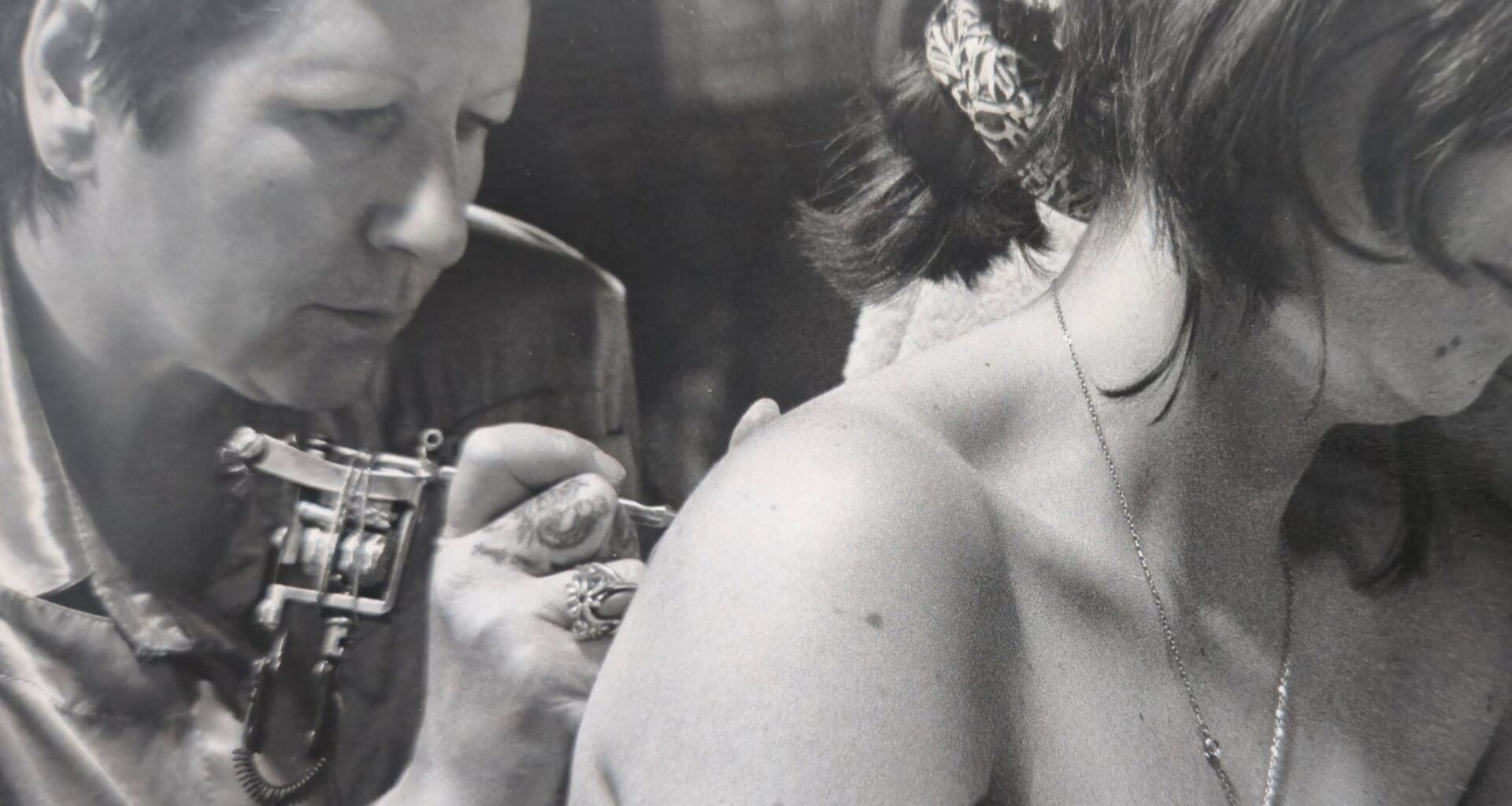 Sur les traces de Monique, papesse du tatouage à Marseille dans les années 80