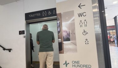 Dans ce centre commercial des Hauts-de-Seine, les toilettes publiques devenues payantes soulagent la clientèle