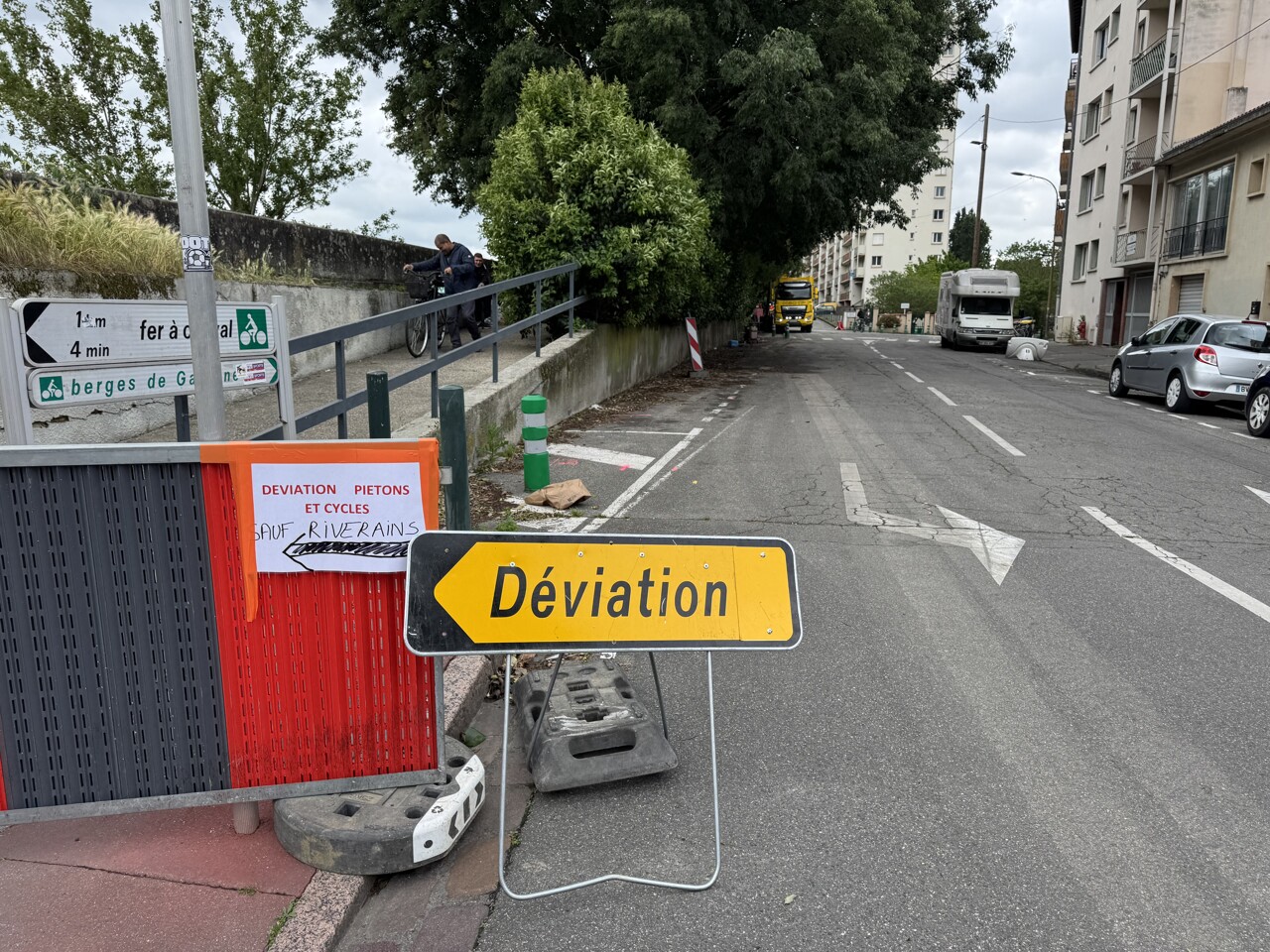 EN IMAGES. Parkings supprimés, piste cyclable... Les travaux ont commencé dans cette rue de Toulouse