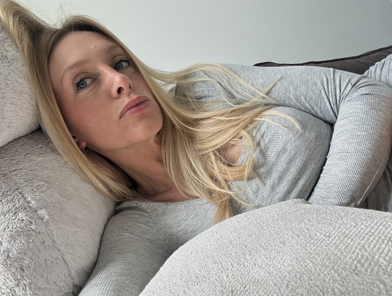avec ses photos sur OnlyFans, cette maman solo gagne "6 000 euros nets" par mois