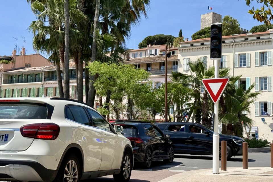 La ville de Cannes et son festival sont paralysés ce samedi.
