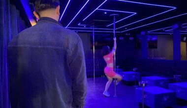 Cette boîte de strip-tease pas comme les autres vient d'ouvrir dans un quartier chic de Bordeaux