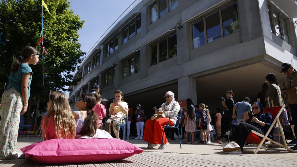Cour rénovée, bâtiments restaurés, gymnase, terrain de foot... la nouvelle école Saint-Louis Gare fait des heureux à Marseille
