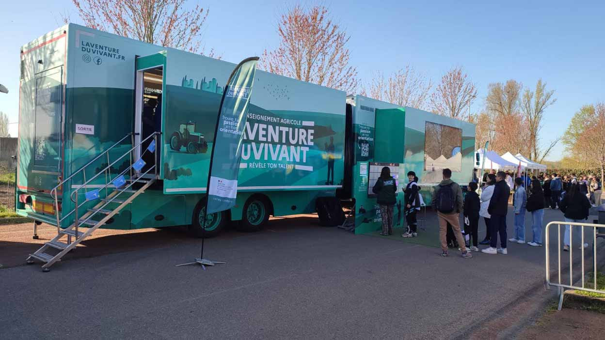 © DR - Le camion "L'aventure du vivant" sillonne le territoire.