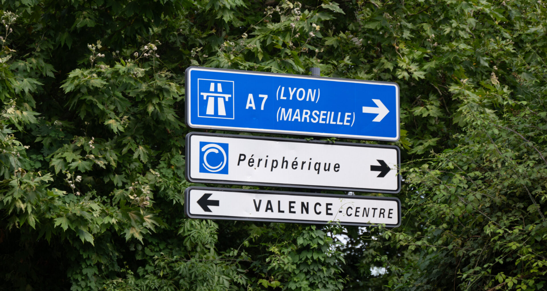 © Shutterstock - Un nouveau week-end de fermeture de l'A7 à hauteur de Pierre-Bénite dans le sens Marseille-Lyon s'annonce.