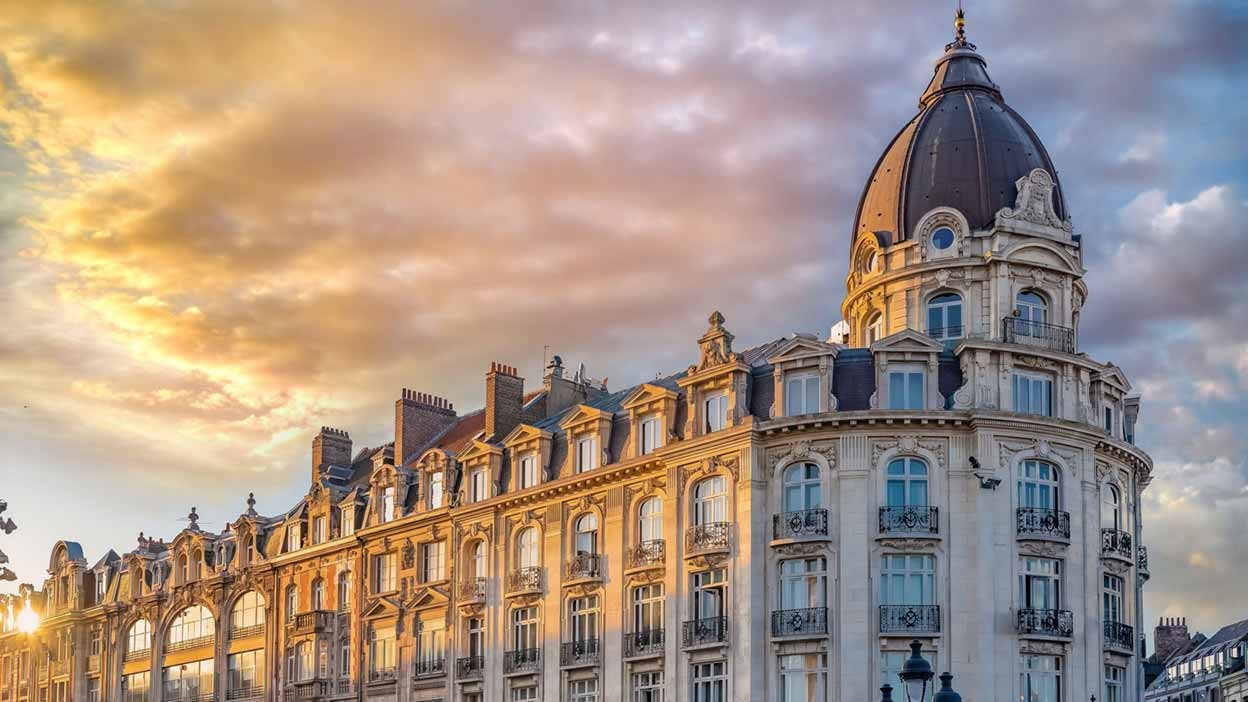 © Shutterstock - Le VIIe reste en tête, mais Montmartre s’envole. Tour d’horizon des arrondissements les plus chers et les plus convoités de la capitale.