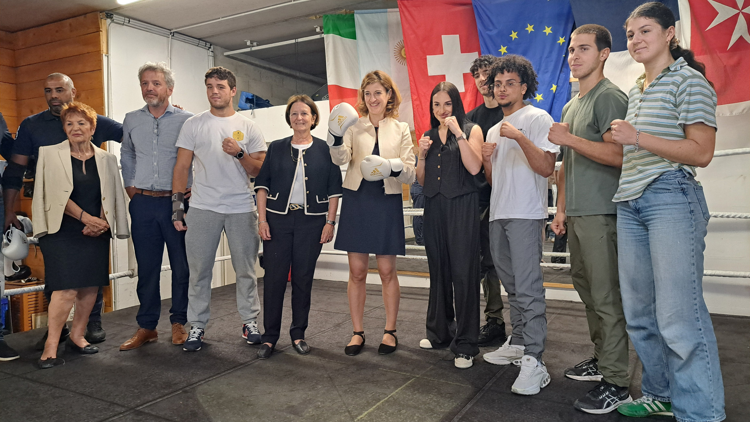© K. Sarrazin - La ministre de la Ville au club de boxe ASCM de la Beaucaire.
