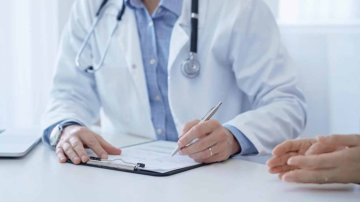 © Shutterstock - À l’approche de l’été, Adecco Medical lance une vaste campagne de recrutement en Île-de-France avec 3 240 postes proposés dans les secteurs de la santé.