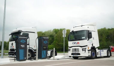 © CEVA Logistics - Entre Avignon et Lille les camions de marchandises peuvent se recharger rapidement à des stations relais.