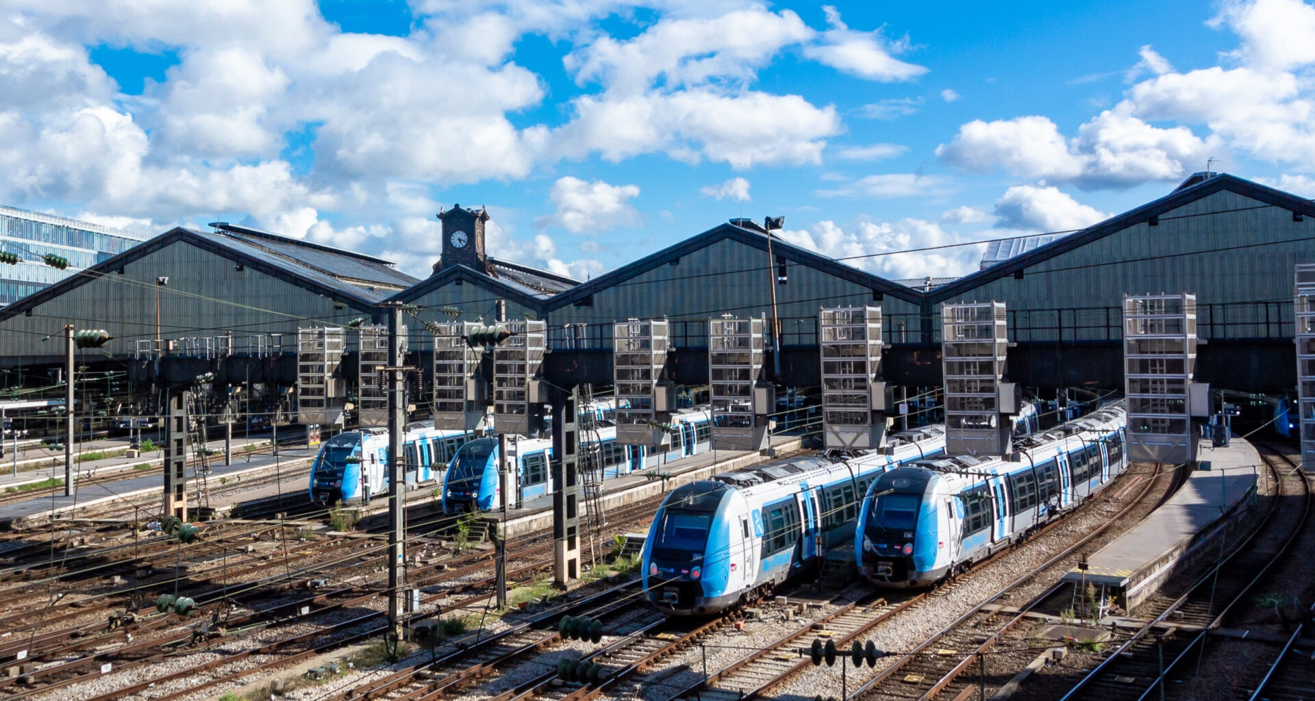 © Shutterstock - Les lignes RER et Transilien seront toujours affectées par le mouvement social ce mardi, avant le pont du 8 mai.