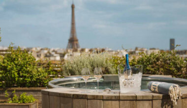 © Clélia Stevenard - La Villa Minuty s'installe sur les toits de Paris pour l'été.