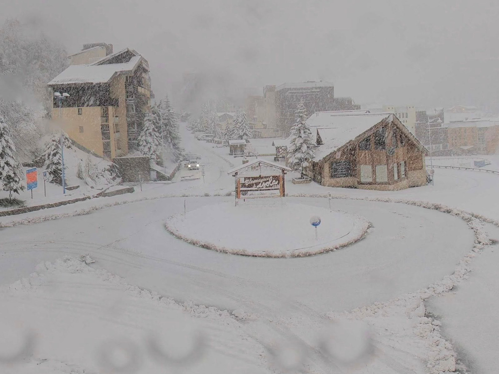 la neige fait son retour surprise en plein mois de mai