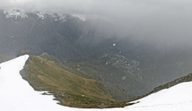 Près de Nice. La neige tombe en plein de mois mai sur ce secteur des Alpes-Maritimes