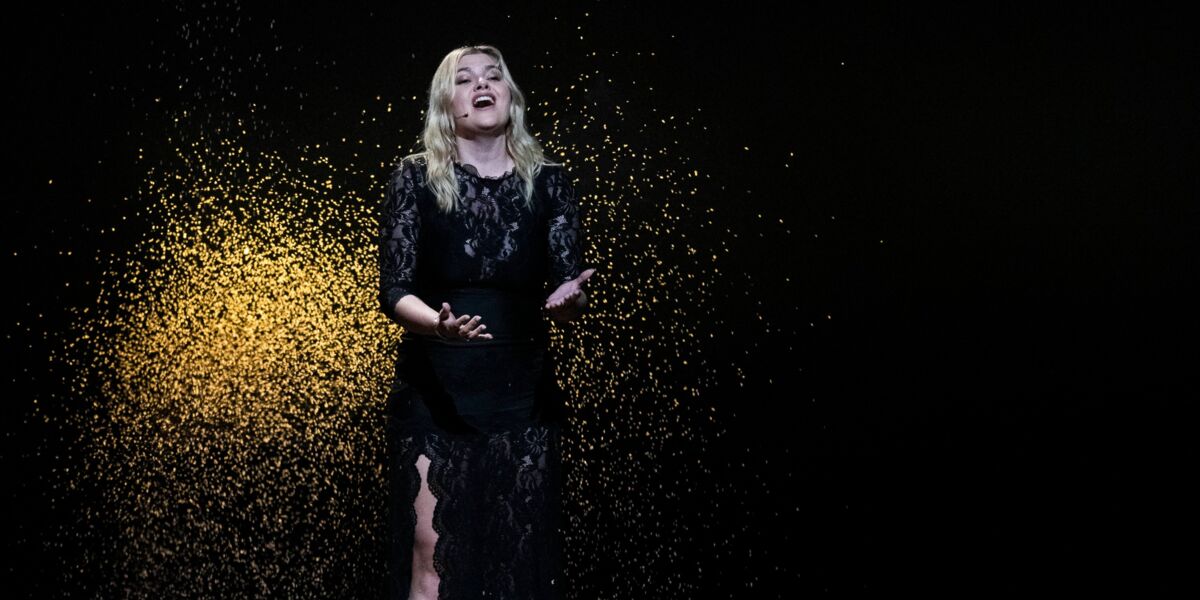 Louane partage des photos inédites de sa mère et de sa fille Esmée juste avant l’Eurovision
