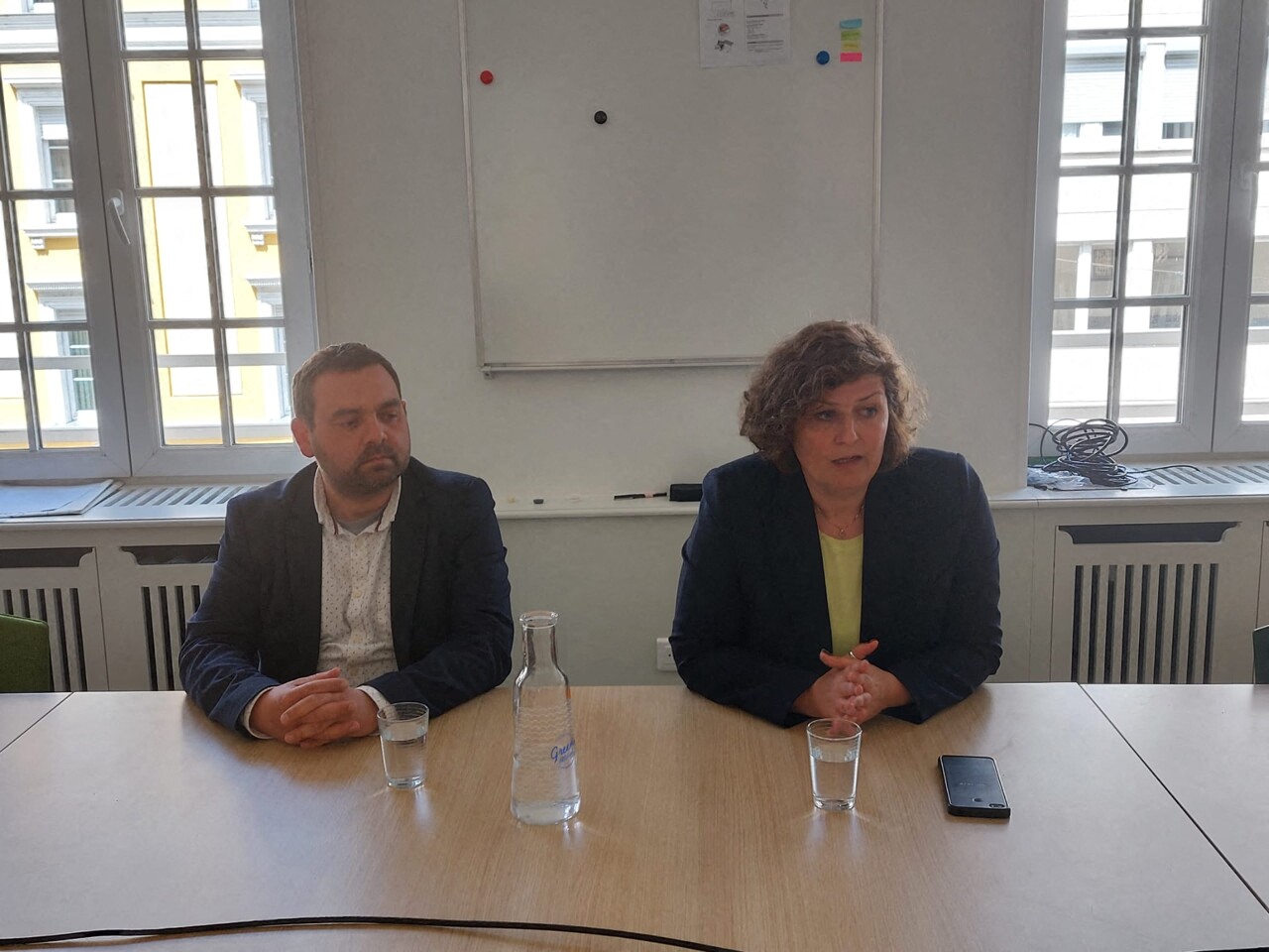 la maire dénonce "des méthodes inacceptables"