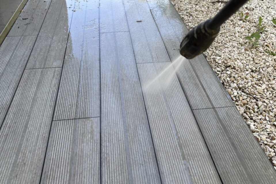 Les terrasses sont passées au jet haute pression chez certains habitants de la Métropole.