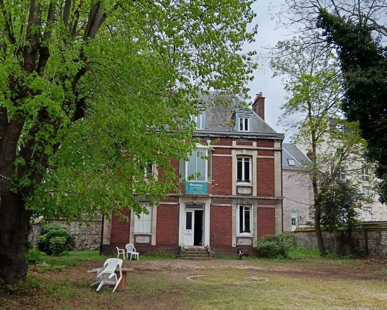 Après l'incendie, le tiers-lieu associatif La Base a rouvert dans un nouveau local à Rouen