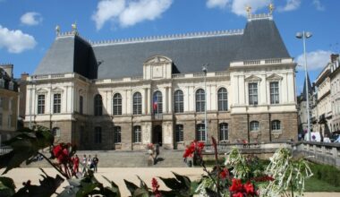 une politique culturelle très généreuse (avec votre argent)...et sous surveillance