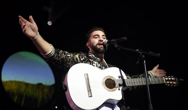 Le chanteur et guitariste français Kenji Girac (de son vrai nom Kendji Maillé).   Photo Alexandre Marchi