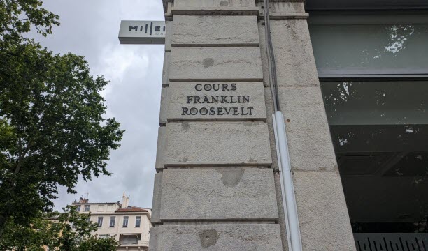 Le cours Franklin-Roosevelt est réputé pour ses beaux immeubles et ses commerces. Photo Marie-Agnès Laffougère