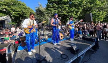 Le groupe Deluxe crée la surprise en donnant un mini-concert à La Plaine à Marseille
