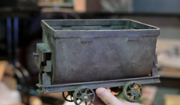 Le petit vagonet ayant servi à la scène de la poursuite dans la mine du film "Indiana Jones" Photo Frédéric Chambert