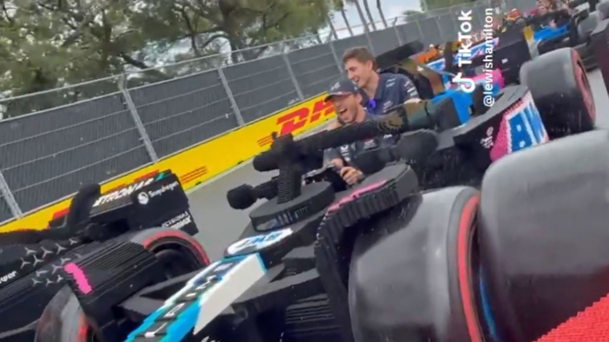 Ils étaient morts de rire: les pilotes de F1 s'amusent comme des fous avec des voitures... en LEGO
