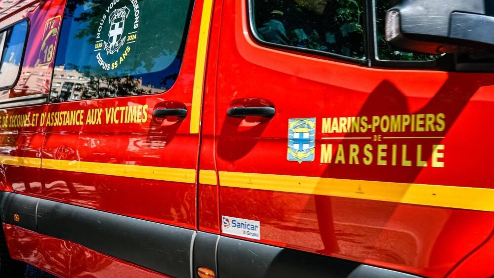 un éboueur agressé au couteau pendant sa tournée dans le 14e arrondissement, son collègue frappé à la tête