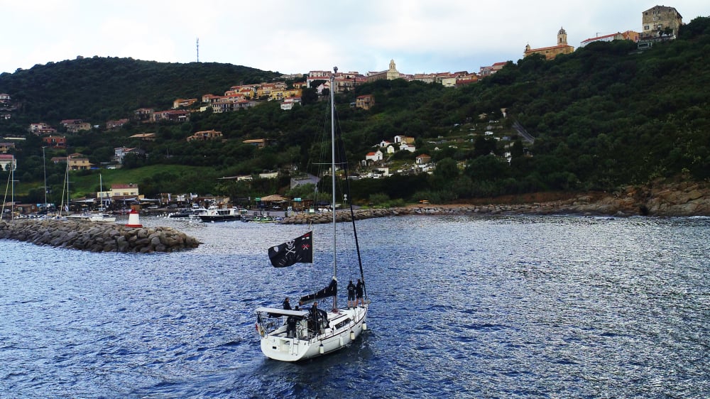 de Toulon à Cargèse, orphelins de l'armée et officiers revivent l'épopée du sous-marin Casabianca