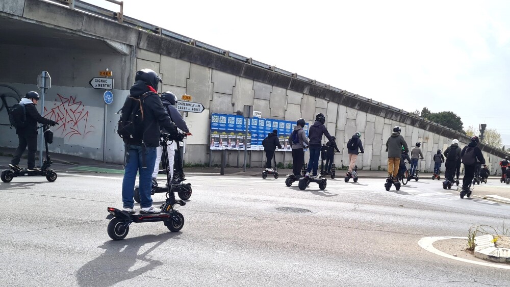 Un enfant de 12 ans grièvement blessé dans un accident de trottinette à Marseille